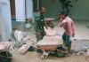 Bantu Warga Binaan Bangun Rumah Tahap Akhir, Babinsa Laksanakan Penuh Semangat Di Bulan Ramadhan