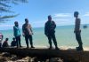Pasca Lebaran, Babinsa Koramil 0827/12 Dasuk Pantau Obyek Wisata Pantai Salopeng
