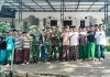 Jaga Kebersihan Tempat Ibadah Babinsa Koramil 04/Bluto Ajak Warga Kerja Bhakti Bersihkan Masjid Nasrul Umum