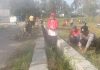 Babinsa Ikut Kerja Bakti Bersama Bersihkan Saluran Drainase Jelang Pragaan Fair