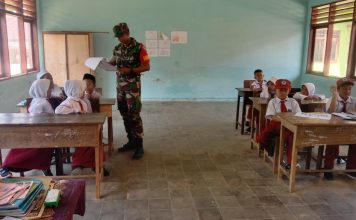 Babinsa Rubaru Bekali Siswa SDN Mandala 1 Soal Nasionalisme dan Etika Digital