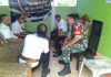 Babinsa Ambunten Laksanakan Komsos dengan Staf Kecamatan, Jalin Sinergitas dan Koordinasi