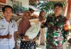 Babinsa Kawal Penyaluran 431 Paket Bantuan Beras untuk Warga Paseraman