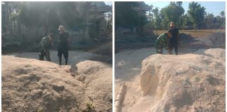 Bantu Warganya, Babinsa Bangun Rumah Bersama Warganya