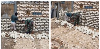 Wujud Kepedulian, Babinsa Koramil 0827/11 Pasongsongan Ikut Bantu Pembangunan Rumah Warga