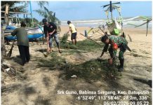 Kerja Bhakti Indonesia ASRI Bersihkan Pantai Badur Batuputih