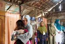 Kisah Haru Aisyah di Lempuing, Yatim Piatu yang Ingin Sekolah Lagi