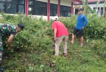Babinsa Koramil 12/Dasuk Bersama Warga Gelar Kerja Bakti Bersihkan Lahan dari Semak Belukar