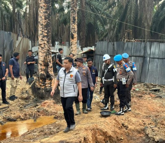 Operasi Gabungan Tertibkan Tambang Liar di Musi Banyuasin, 31 Sumur Minyak Ilegal Ditutup