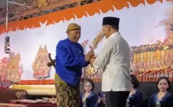 Plt Bupati Tulungagung Apresiasi Pagelaran Wayang Kulit Bersih Desa Gedangan sebagai Upaya Lestarikan Budaya Lokal