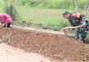 Gotong Royong Babinsa dan Warga Dasuk, Drainase Kembali Lancar