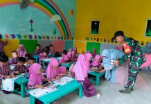 Babinsa Kangean Kawal Ribuan Porsi MBG, Anak-anak Kepulauan Sambut Antusias