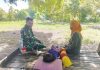 Babinsa Serda Eko Sambangi Anak Stunting di Desa Sabuntan Kecamatan Sapeken