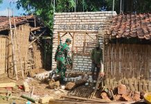 Sentuhan Tangan Babinsa Hadirkan Harapan Baru untuk Rumah Ibu Subaidah di Guluk Guluk