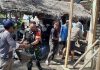 TNI di Kepulauan Sapeken Bersama Warga Laksanakan Kerja Bakti Bangun Rumah Milik Bapak Wahid