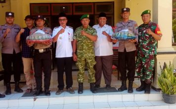Bawa Surprise ke Polsek, Koramil Giligenting Sampaikan Pesan Menyentuh di Hari Bhayangkara ke-80
