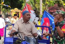Babinsa Koramil 0827/22 Masalembu Amankan Tradisi Petik Laut, Wujud Sinergi TNI dengan Masyarakat Pesisir