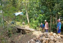 TNI AD Pacu Persiapan Jembatan KBSB di Rubaru, Warga Turun Bergotong Royong