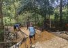 Babinsa Koramil 0827/13 Rubaru Dampingi Pembangunan Jembatan Armco Tahap VI, Wujud Nyata Bakti TNI untuk Akses Masyarakat