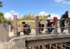 Merah Putih Menyala di Jembatan Karang, TNI dan Warga Selesaikan Harapan Bersama
