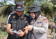 Polda Sumsel Perkuat Kesiapsiagaan Karhutla, Kapolres Ogan Ilir Pantau Lahan Gambut Gunakan Drone