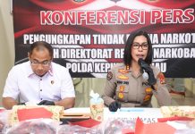 Kapolda Kepri Ikuti Konferensi Pers Pengungkapan Penyelundupan 1.3 Ton Ketamine Di Perairan Batam