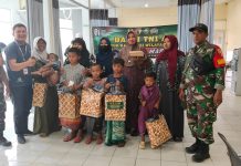 Bakti TNI AD Gelar Sunatan Massal, Puluhan Anak di Ambunten Dapat Layanan Gratis