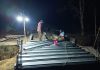 Bakti TNI AD, Babinsa Bersama Warga Lembur Malam Persiapkan Pembangunan Jembatan di Rubaru