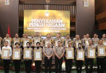Wakapolresta Sumenep Terima Penghargaan, Polresta Sumenep Raih Predikat Pelayanan Prima Kategori A