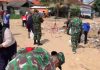 Pembersihan Lingkungan Pantai Ambunten, Wujud Nyata Bakti TNI AD untuk Kebersihan dan Kepedulian Masyarakat
