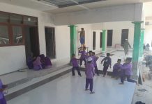 TNI AD Benahi Madrasah, Keceriaan Anak-Anak Jadi Penyemangat