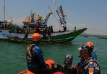 Upacara Petik Laut Nelayan Pancer Berlangsung Meriah