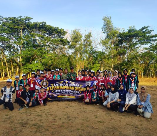 Serma M. Rasul Latih Dasar Kepemimpinan PBB Siswa SMPN 1 Gapura