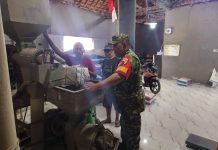 Cek Stok Beras di Penggilingan Padi, Babinsa Gapura Dukung Ketahanan Pangan